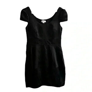 Manteau Women's Black Scoop Neck Knee-Length Dress Size M